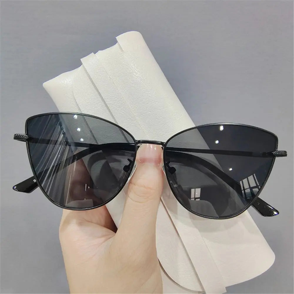 UV400 Popular Eyewear Trending Small Vintage Sunglasses Cat Eye Sunglasses Ladies Shades Shades